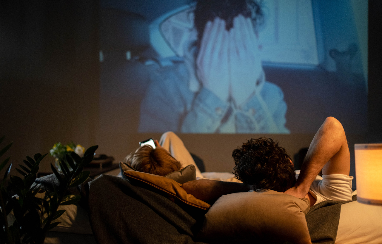 Hoe maak je van je woonkamer een thuisbioscoop?